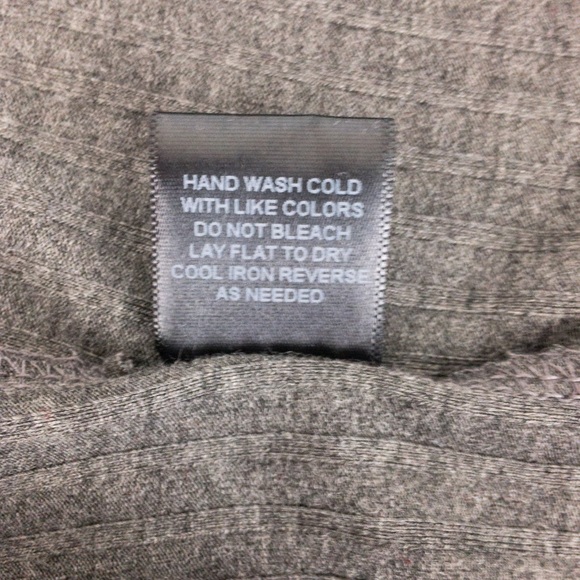 Me to We • Criss Cross Front Crop Top (NWOT) - Picture 7 of 8